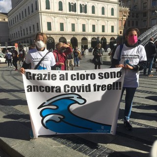 Protesta in piazza De Ferrari per le disposizioni anticovid: "Vogliamo risposte da Regione e Comune" (FOTO e VIDEO)
