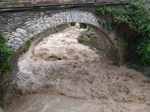 Maltempo: apprensione per i corsi d'acqua di Giustenice, Tovo San Giacomo e Pietra Ligure (FOTO e VIDEO) Maltempo: apprensione per i corsi d'acqua di Giustenice, Tovo San Giacomo e Pietra Ligure (FOTO e VIDEO)