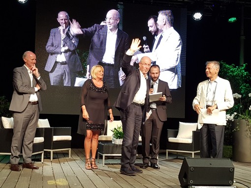 Satira sul terremoto, Gramellini; "Vignette schifose piene di luoghi comuni"