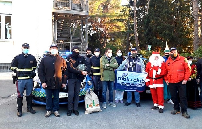 Al San Paolo di Savona Babbo Natale e gli Elfi arrivano in sella alle due ruote grazie al Motoclub Polizia di Stato (FOTO)