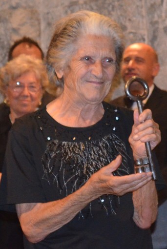 Il riconoscimento "Le Chiavi di Andora" a Maria Gandolfo