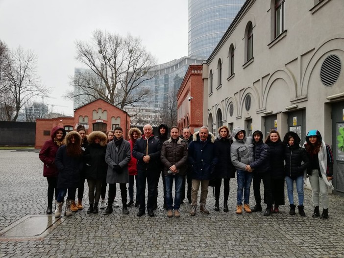Lo sconcerto degli studenti: "La visita ai lager, una lezione da non dimenticare" Lo sconcerto degli studenti: "La visita ai lager, una lezione da non dimenticare"