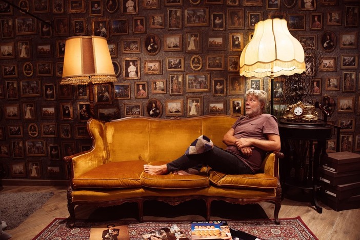 Si cambia disco: il medico e artista Marco Ghini lancia il suo primo vinile “Mi faccio di vita” Si cambia disco: il medico e artista Marco Ghini lancia il suo primo vinile “Mi faccio di vita”