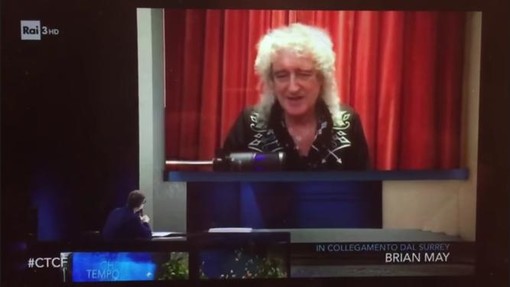 Brian May da Fazio, il grazie alla traduttrice Raffaella Rolla per il libro "Queen in 3-D" Brian May da Fazio, il grazie alla traduttrice Raffaella Rolla per il libro "Queen in 3-D"