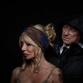 Albenga, secondo appuntamento con &quot;L’Ambra Rosa 2025&quot;: sul palco &quot;Domani…&quot; con Mario Mesiano e Carla Lombardi