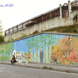 Giusvalla abbellita da un murales realizzato dall'artista Monica Porro (FOTO) Giusvalla abbellita da un murales realizzato dall'artista Monica Porro (FOTO)