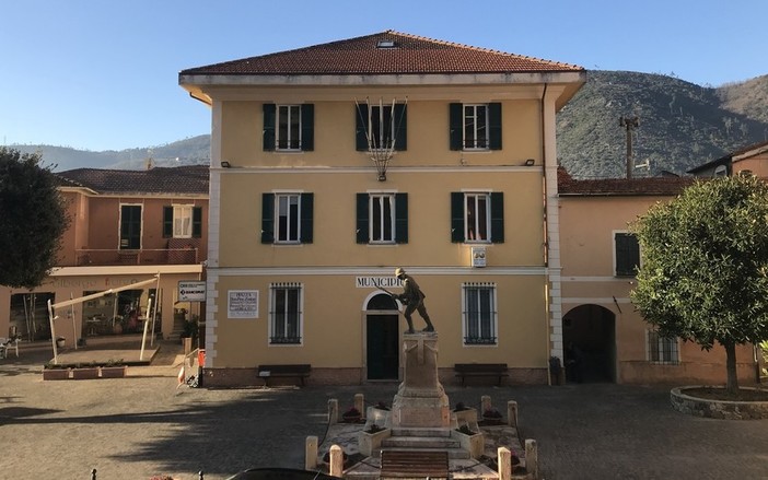 Tovo, il terzo mandato del sindaco Oddo inizia con il "caso Rubado". L'ex assessore escluso dalla Giunta: "Deluso dal sindaco" Tovo, il terzo mandato del sindaco Oddo inizia con il "caso Rubado". L'ex assessore escluso dalla Giunta: "Deluso dal sindaco"