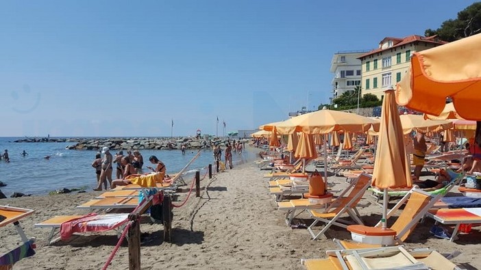 Demanio marittimo, Toti e Scajola: “Presto linee guida regionali definite con balneari per aprire in sicurezza e poter lavorare” Demanio marittimo, Toti e Scajola: “Presto linee guida regionali definite con balneari per aprire in sicurezza e poter lavorare”