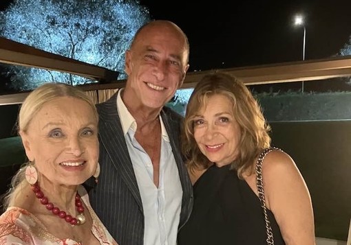 Melgrati a cena con Barbara Bouchet: "Un mito per la mia generazione" Melgrati a cena con Barbara Bouchet: "Un mito per la mia generazione"