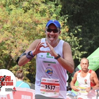 Guarisce da un tumore, inizia a correre e porterà la bandiera italiana alla Maratona di New York Guarisce da un tumore, inizia a correre e porterà la bandiera italiana alla Maratona di New York