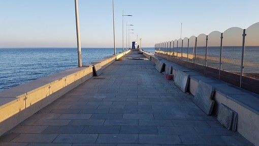 Loano, al via i lavori di ripristino di "molo Kursaal" Loano, al via i lavori di ripristino di "molo Kursaal"