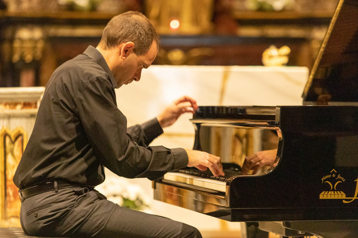 Storie e musiche dello strumento musicale perfetto: il pianoforte. Alla “Mozart” di Savona