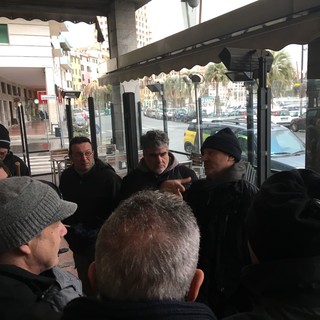Savona, sciopero Mondomarine: i lavoratori bloccano l’Aurelia (FOTO e VIDEO) Savona, sciopero Mondomarine: i lavoratori bloccano l’Aurelia (FOTO e VIDEO)