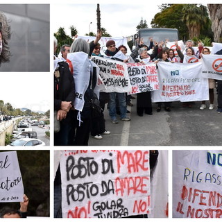 Sanremo: la protesta per dire 'No al rigassificatore' approda al Festival, in 100 da Savona e Vado (Foto e Video) Sanremo: la protesta per dire 'No al rigassificatore' approda al Festival, in 100 da Savona e Vado (Foto e Video)