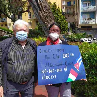 A Imperia si manifesta contro il Bloqueo, l'embargo economico nei confronti di Cuba (FOTO e VIDEO)