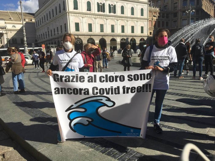 Protesta in piazza De Ferrari per le disposizioni anticovid: "Vogliamo risposte da Regione e Comune" (FOTO e VIDEO) Protesta in piazza De Ferrari per le disposizioni anticovid: "Vogliamo risposte da Regione e Comune" (FOTO e VIDEO)