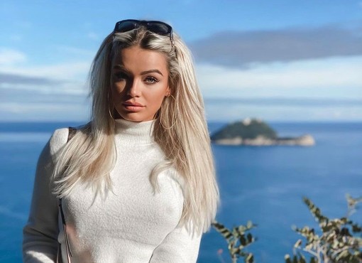 Mercedesz Henger ad Alassio e Albenga: "Adoro i piaceri semplici..." (FOTO) Mercedesz Henger ad Alassio e Albenga: "Adoro i piaceri semplici..." (FOTO)