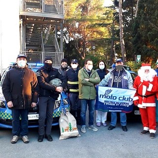 Al San Paolo di Savona Babbo Natale e gli Elfi arrivano in sella alle due ruote grazie al Motoclub Polizia di Stato (FOTO)