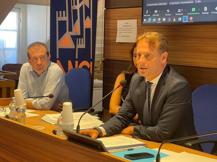 Piano territoriale regionale, Scajola: "Collaboriamo con Anci per redigere linee guida condivise" Piano territoriale regionale, Scajola: "Collaboriamo con Anci per redigere linee guida condivise"
