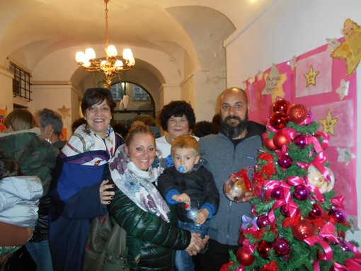 Grazie al "Natale del Cuore" arriva un nuovo computer per i bimbi finalesi della scuola dell'infanzia di Calvisio Grazie al "Natale del Cuore" arriva un nuovo computer per i bimbi finalesi della scuola dell'infanzia di Calvisio