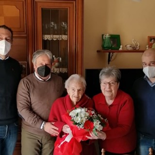 Teresa Pizzorno compie 107 anni, gli auguri del Pd di Carcare