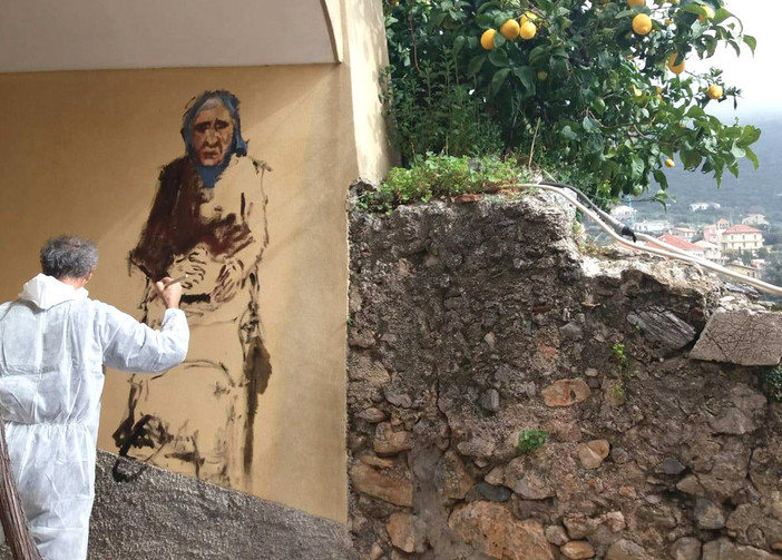 L'artista Mario Nebiolo rende sempre più bella Borgio Verezzi (FOTO) L'artista Mario Nebiolo rende sempre più bella Borgio Verezzi (FOTO)