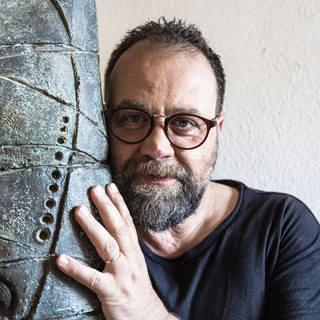 Le opere di Nino Ventura ad Albissola: non solo la mostra, anche un'installazione sul Lungomare degli Artisti