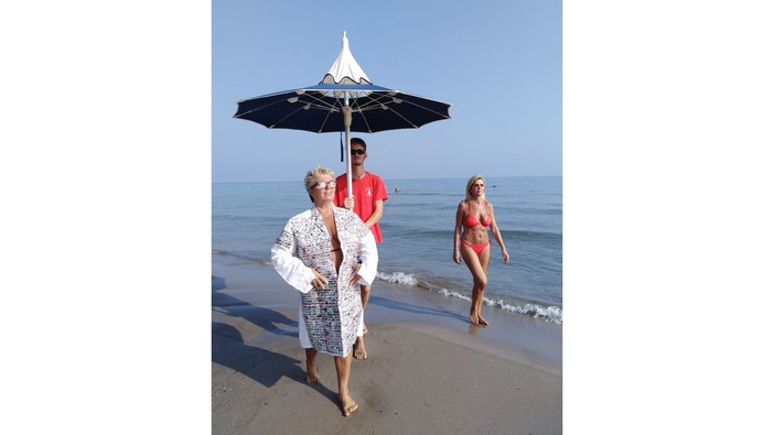 Nicoletta Deva Tortone, tra i vincitori di Paratissima 2021: “Le mie opere? I miei diari di vita, come un racconto da indossare”