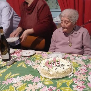Grande festa a Carcare per i 103 anni di 'nonna' Natalina Buscaglia