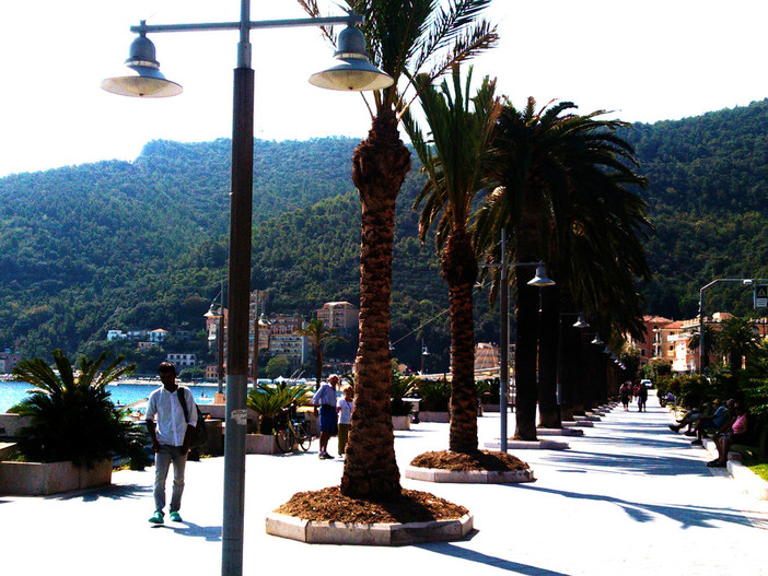 Ordinanza di divieto di balneazione a Noli. Il sindaco: "Misura precauzionale ma il disagio è già risolto"