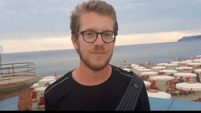 Savona e il progetto Pieroad del 27enne Nicolò: “Investo nella mia vita per renderla più interessante” (VIDEO) Savona e il progetto Pieroad del 27enne Nicolò: “Investo nella mia vita per renderla più interessante” (VIDEO)