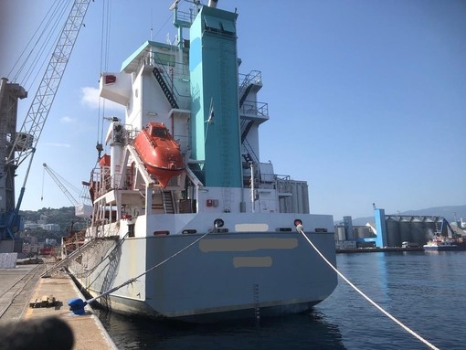 Savona: liberata portarinfuse battente bandiera straniera, era stata bloccata in porto per gravi violazioni normative Savona: liberata portarinfuse battente bandiera straniera, era stata bloccata in porto per gravi violazioni normative