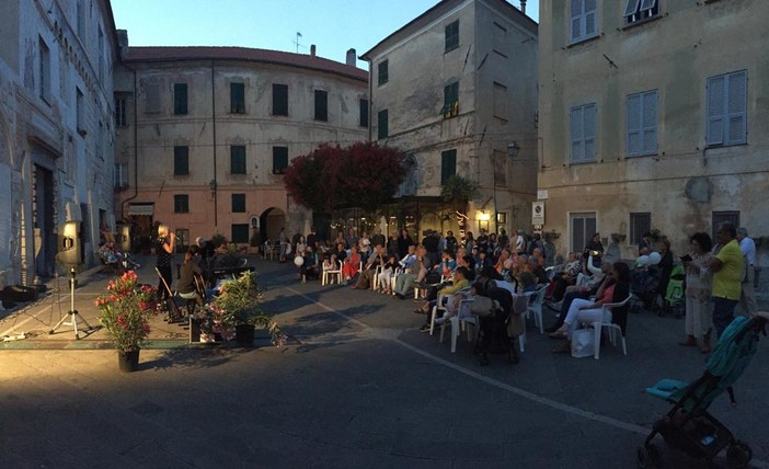 Finalborgo, il primo sabato d'estate riporta con sé la "Notte Romantica"