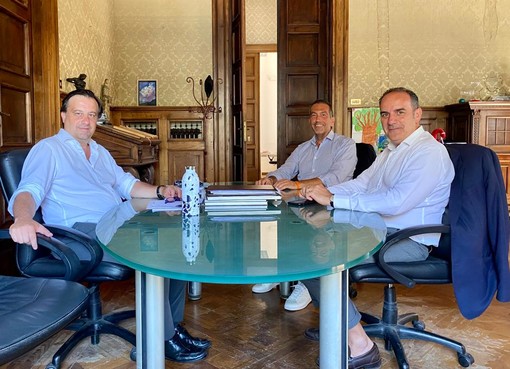 Savona, il segretario del Pd regionale Davide Natale incontra il sindaco Russo: "Costruire un rapporto costante con gli amministratori" Savona, il segretario del Pd regionale Davide Natale incontra il sindaco Russo: "Costruire un rapporto costante con gli amministratori"