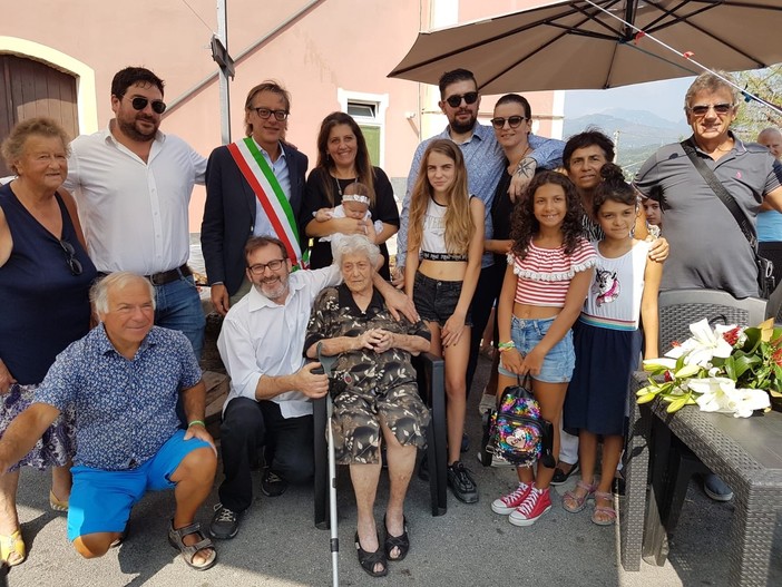 Albenga, grande festa a Lusignano: &quot;Nonna Rina&quot; compie 101 anni