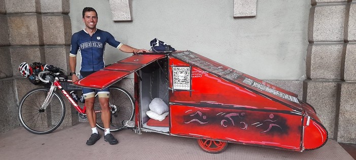 Dalla Bassa Sassonia a Savona in bici e con un “bike caravan” come casa. La storia di Nils Reckemeier Dalla Bassa Sassonia a Savona in bici e con un “bike caravan” come casa. La storia di Nils Reckemeier