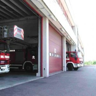 Albenga: scontro auto-camion, illesi i conducenti