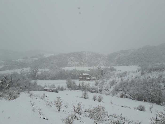 Maltempo, nell'entroterra ligure temperature ancora in calo fino a domattina Maltempo, nell'entroterra ligure temperature ancora in calo fino a domattina