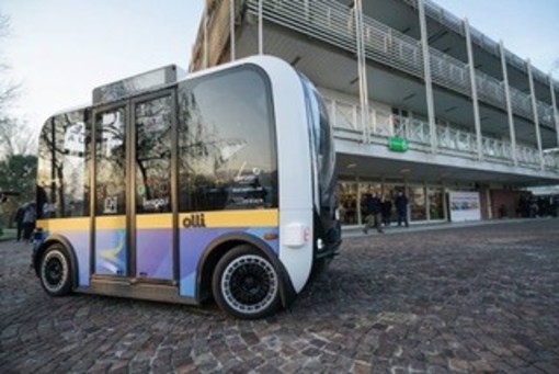 A Torino al via la sperimentazione dello shuttle a guida autonoma ‘Olli’ A Torino al via la sperimentazione dello shuttle a guida autonoma ‘Olli’