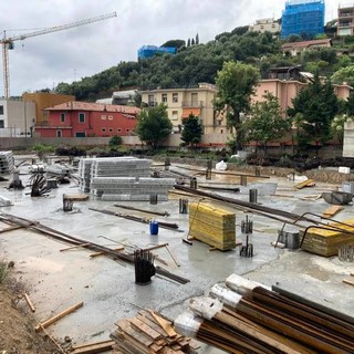 Alassio, proseguono i lavori per la realizzazione della nuova scuola "Ollandini" di via Gastaldi (FOTO) Alassio, proseguono i lavori per la realizzazione della nuova scuola "Ollandini" di via Gastaldi (FOTO)