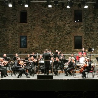 Savona, l'Orchestra Sinfonica di Sanremo sul palco della Fortezza del Priamar