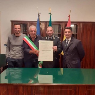 Onorificenza al merito di Ufficiale della Repubblica Italiana a Vincenzo Pellitteri, comandante della Polizia Locale di Villanova d'Albenga
