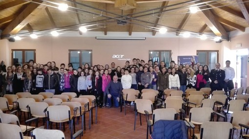 Ortovero, il maggiore dei carabinieri Massimo Ferrari incontra gli alunni delle scuole medie (FOTO) Ortovero, il maggiore dei carabinieri Massimo Ferrari incontra gli alunni delle scuole medie (FOTO)