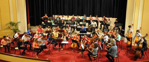 Sabato a Borgio concerto della Giovane Orchestra della Riviera dei Fiori Sabato a Borgio concerto della Giovane Orchestra della Riviera dei Fiori