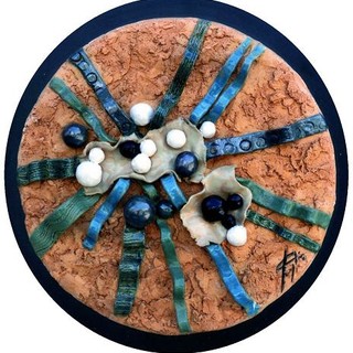 Nelle 'vetrine d'artista' espone Giovanna Oreglia sino a fine agosto