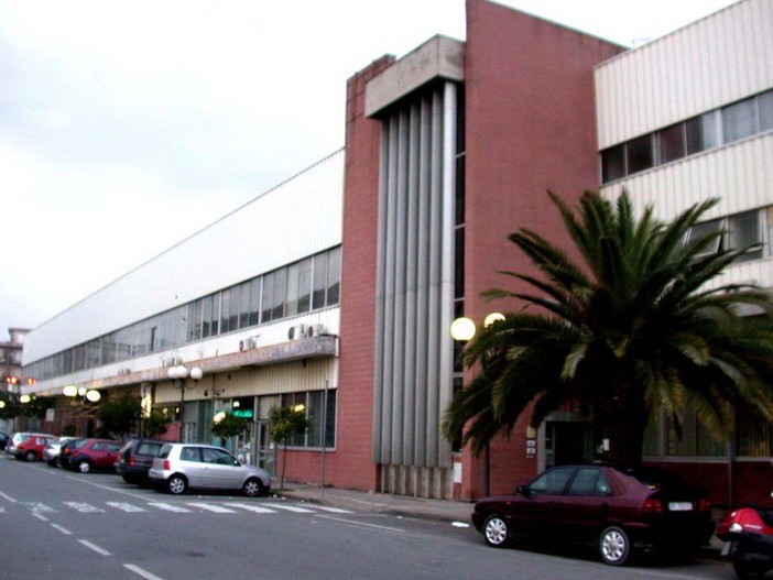 Albenga, l'abbattimento dell'ex ortofrutticola slitta ad inizio anno Albenga, l'abbattimento dell'ex ortofrutticola slitta ad inizio anno