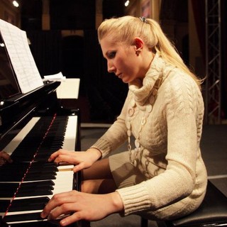 L’Orchestra Sinfonica di Savona inaugura al teatro Sacco con Olga Tarasevich