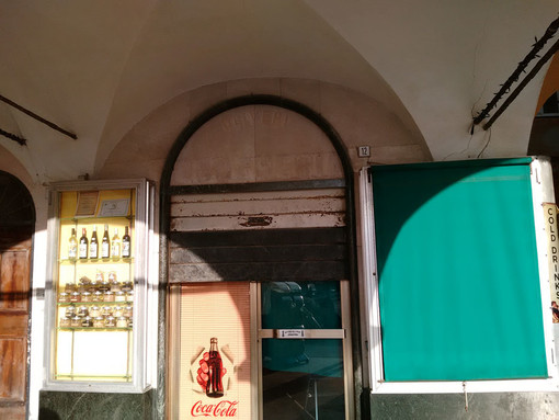 Bottega storica di Finale Ligure chiude perché non le rinnovano l’affitto