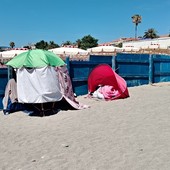 Accoltellamento sulla spiaggia, le ammissioni: la lite dopo aver toccato gli oggetti della vittima Accoltellamento sulla spiaggia, le ammissioni: la lite dopo aver toccato gli oggetti della vittima