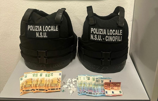 Loano, sorpreso con 16 dosi di cocaina in auto: la segnalazione dei cittadini porta a un arresto per spaccio Loano, sorpreso con 16 dosi di cocaina in auto: la segnalazione dei cittadini porta a un arresto per spaccio